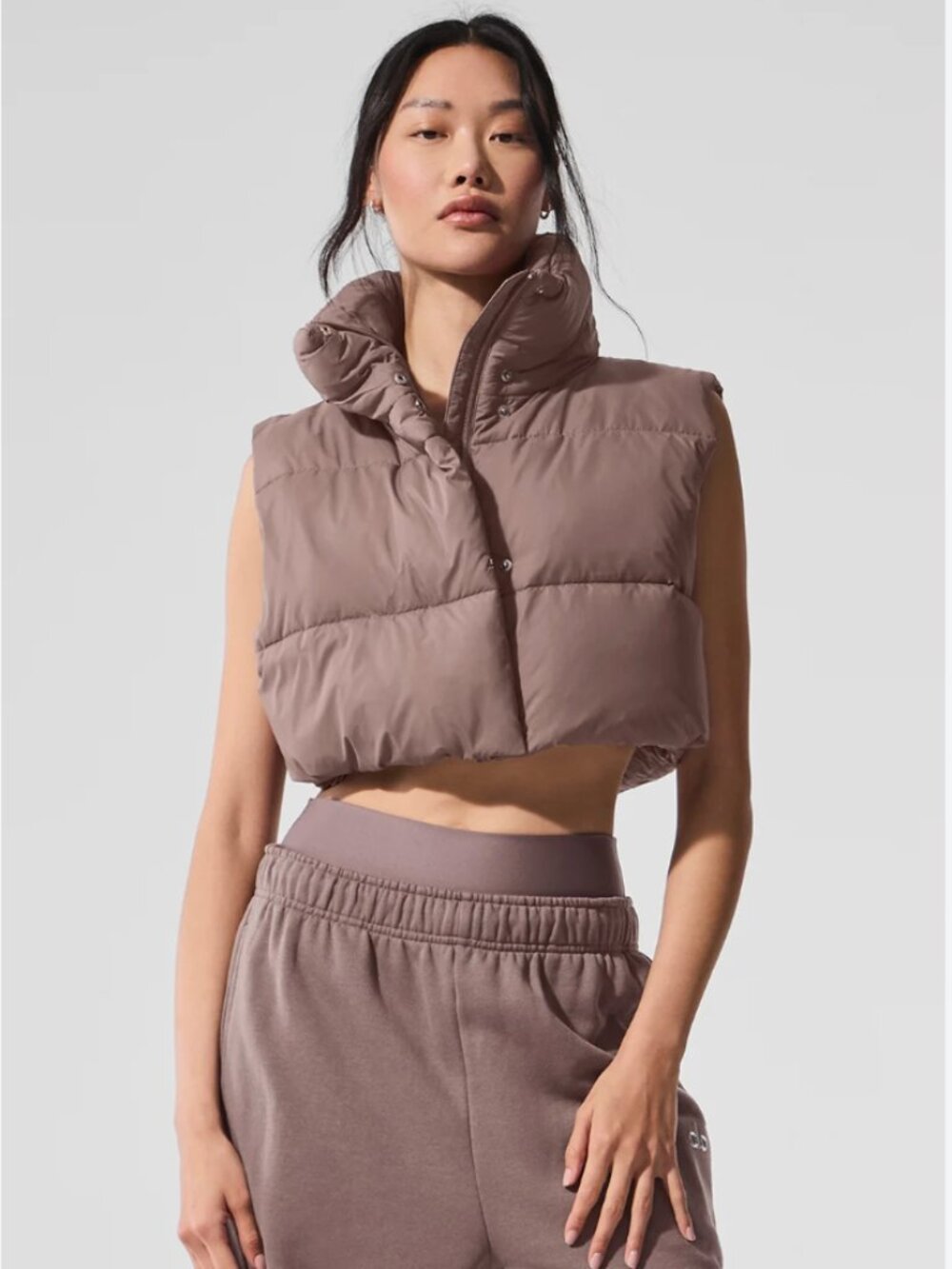 BNWT - ALO Yoga Cropped Gold Rush Puffer Vest - Mushroom - Medium